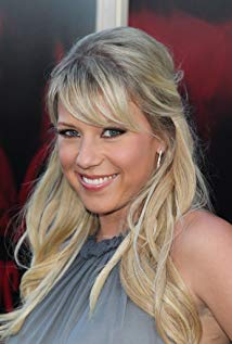 How tall is Jodie Sweetin?